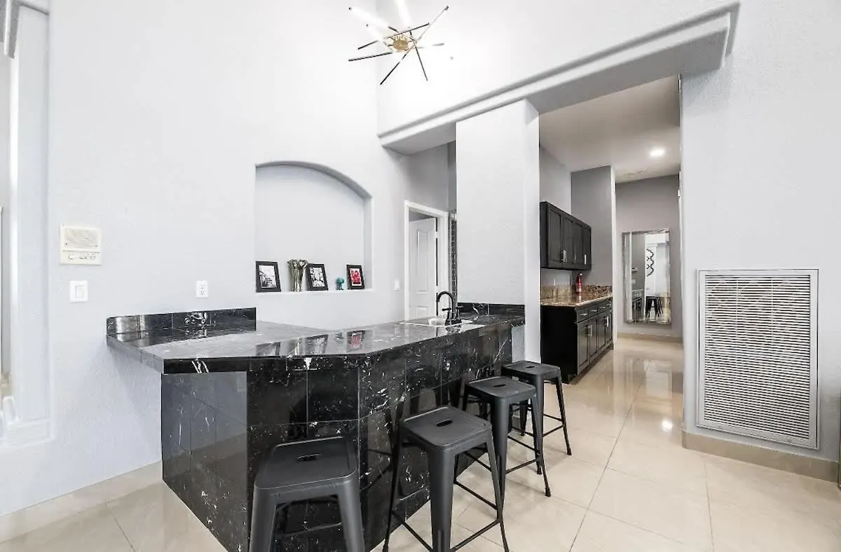 Luxury Redefined Indoor Comfort Outdoor Bliss Las Vegas Semesterbostad